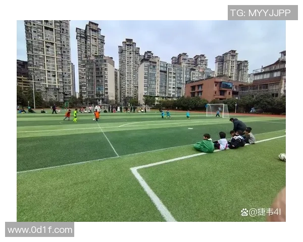 如果我爱你足球那么我愿意为你奔跑追逐梦想的每一个瞬间 如果我爱你足球那么我愿意为你奔跑追逐梦想的每一个瞬间